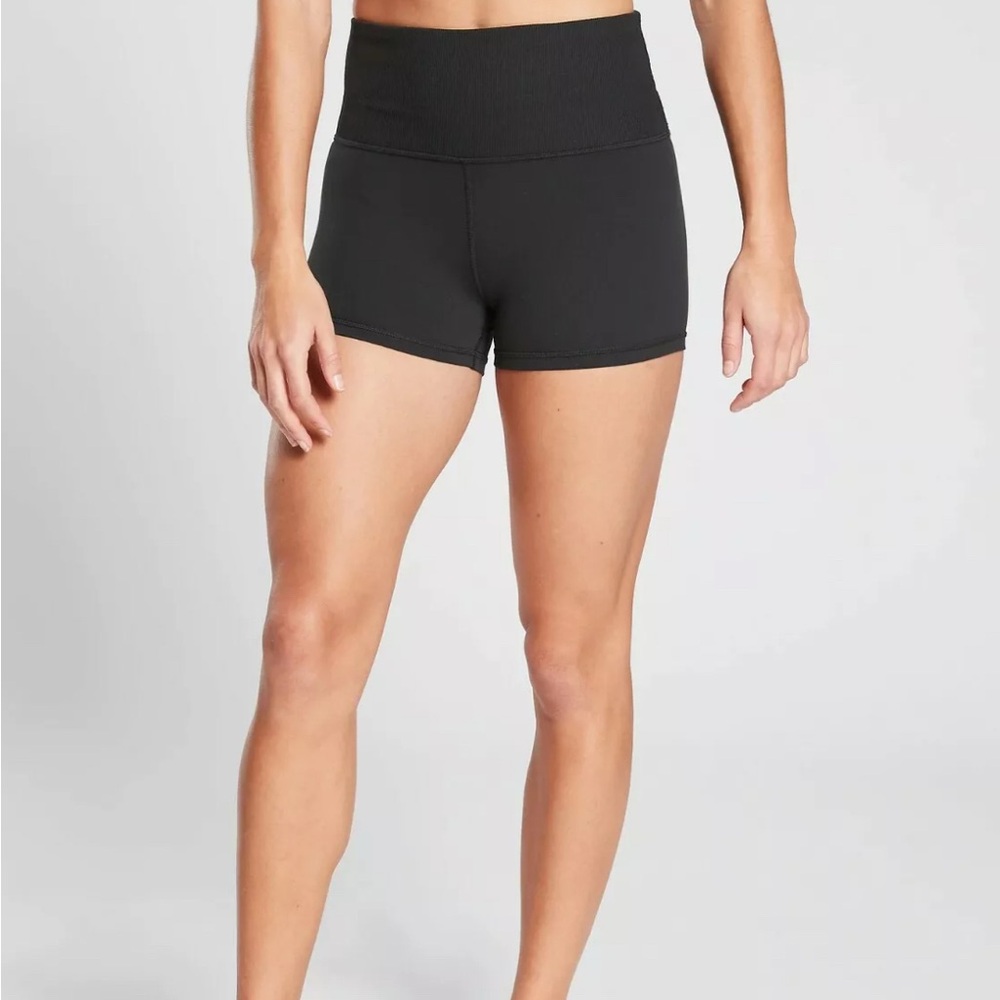 Athleta biker shorts 2.5” size small
